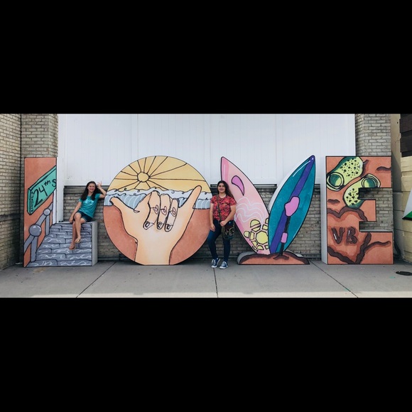 Meet your Posher, Leslie aka @TRENDYTREASURE1!!! - Picture 6 of 8